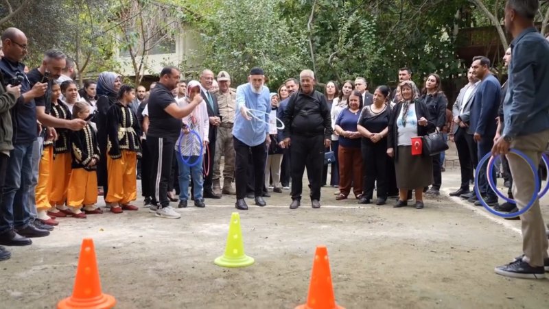 Vali Masatlı, Yaşlılar Günü programında büyüklerle bir araya geldi 