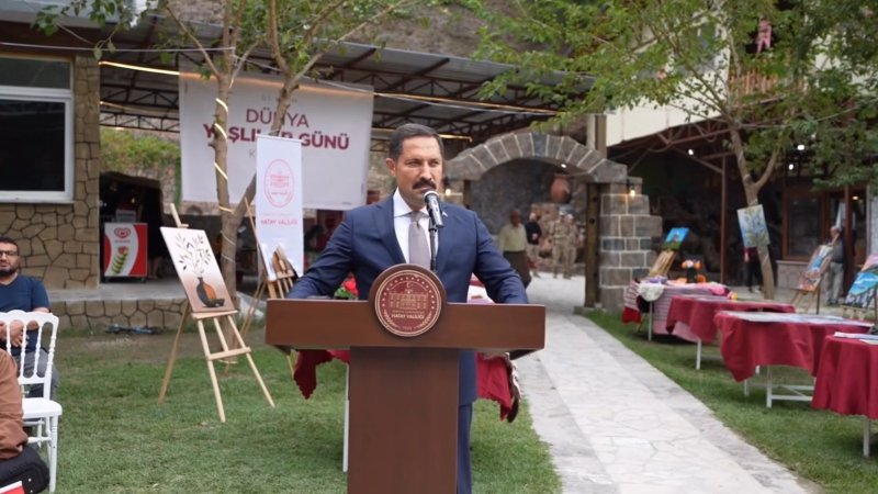Vali Masatlı, Yaşlılar Günü programında büyüklerle bir araya geldi