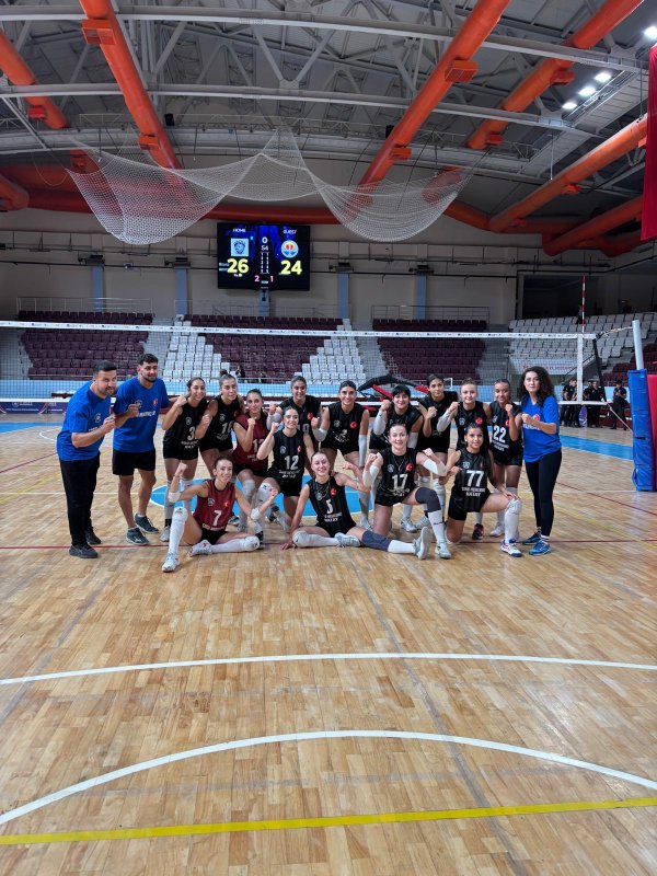 HATAY VOLEYBOL EVİNDE ADANA’YI 3-1 MAĞLUP ETTİ