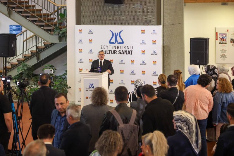 YAYMAN, ZEYTİNBURNU’NUN KÜLTÜR VE SANAT SEZONU AÇILIŞINA KATILDI