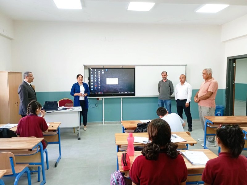 TECİMEN, KENDİ BİNASINDA EĞİTİME BAŞLAYAN OKULU ZİYARET ETTİ