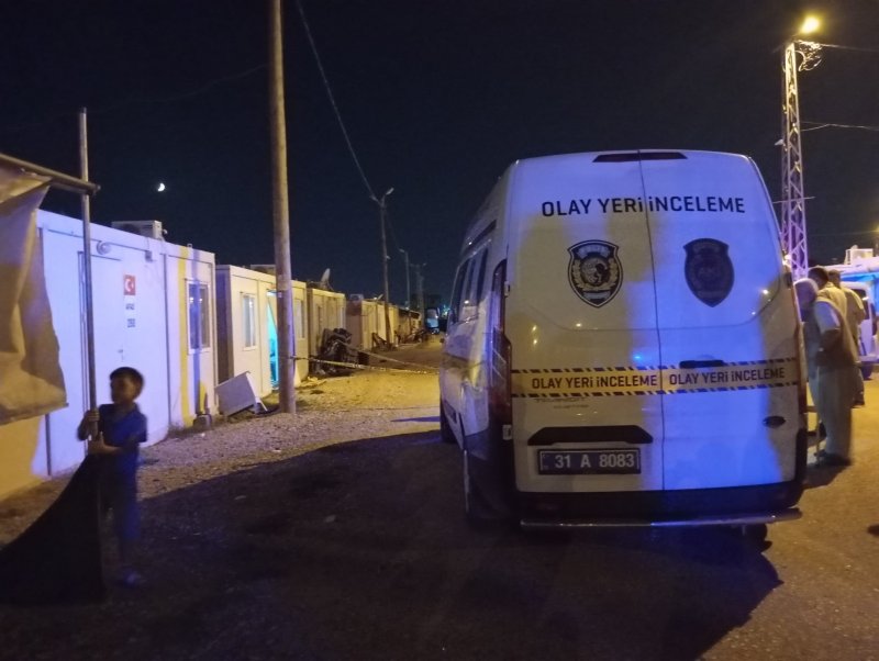 Yaşlı adam yaşadığı konteynerde ölü bulundu