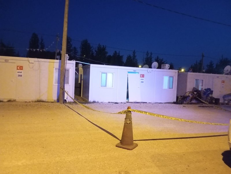 Yaşlı adam yaşadığı konteynerde ölü bulundu