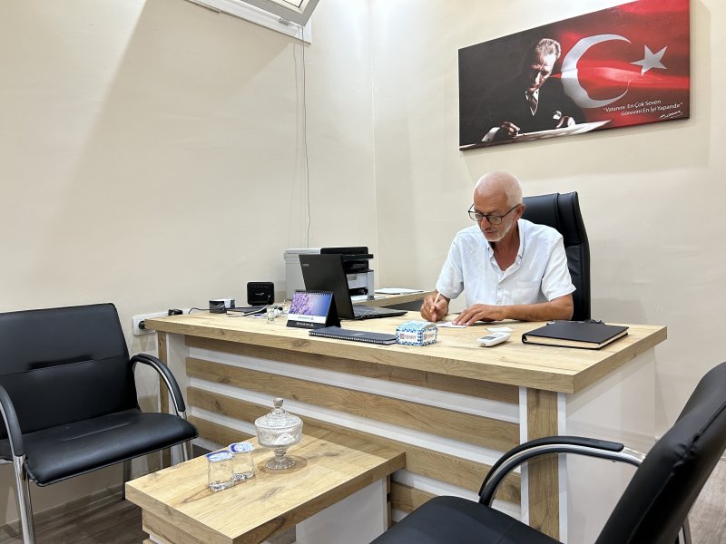 Siyasi hayatında 5 cumhurbaşkanı gören rakipsiz muhtar, 8'inci döneminde vatandaşlara hizmet ediyor