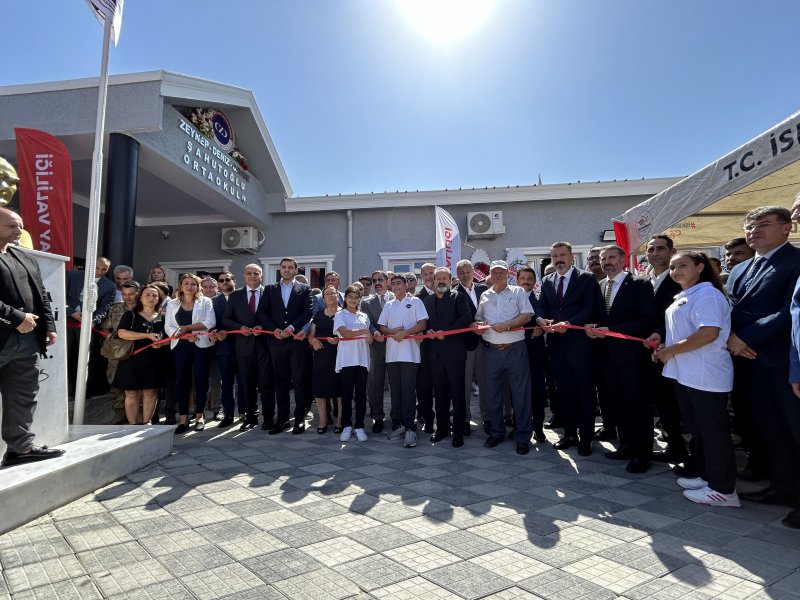 Acılı doktorun depremde kaybettiği eşi ve 2 evladı için yaptırdığı okulun açılışı gerçekleştirildi