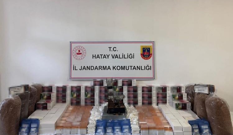 Hatay'da 773 litre kaçak alkol ile 6 bin sigara ele geçirildi