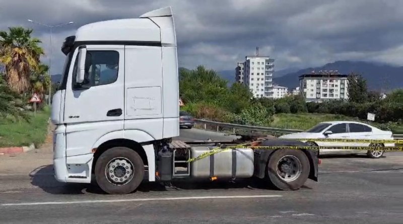 Alışveriş dönüşü tırın çarptığı 5 yaşındaki Melek öldü, annesi yaralandı