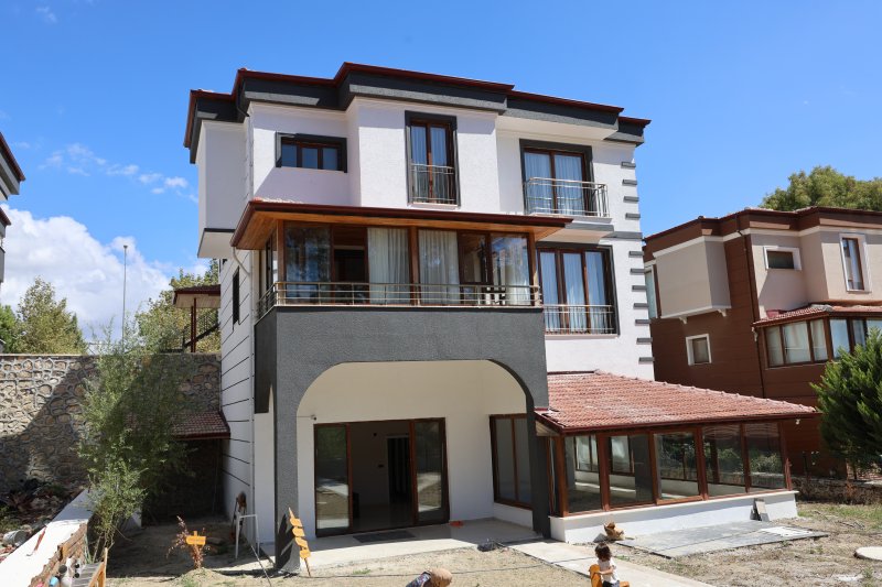 Yılların emeğini yıkan deprem, afetzede eğitimcinin hayallerini yıkamadı