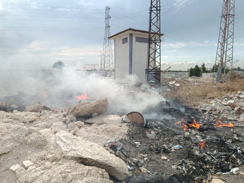 Antakya’da çöplük yangını