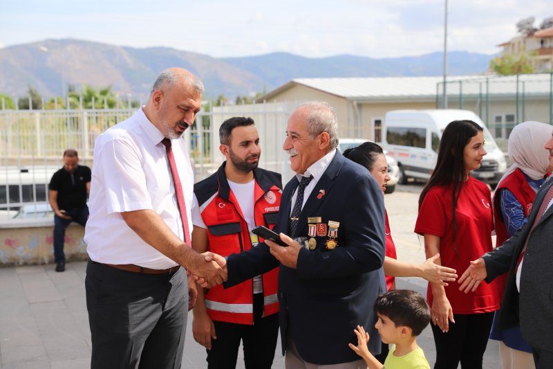 Gaziler, gençlik merkezinde keyifli zaman geçirdi