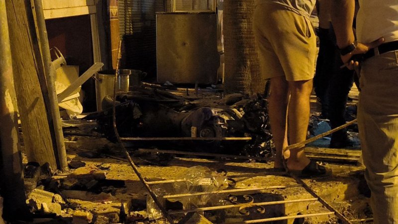 Duvara çarpan motosikletteki 2 kişi yaralandı