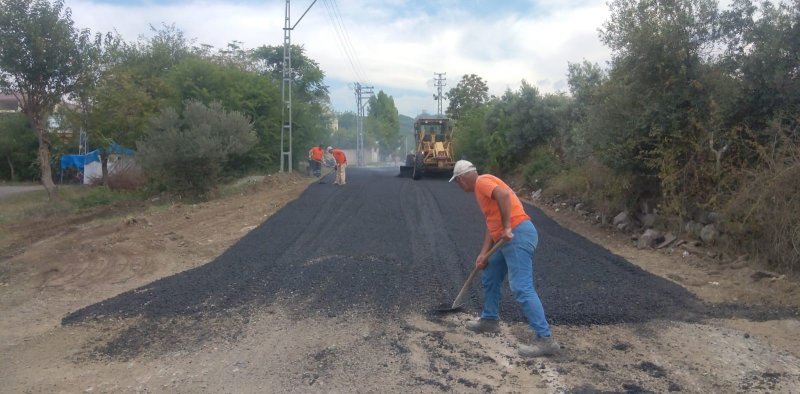 Dörtyol’da kış öncesi sıcak asfalt çalışması hızlandı