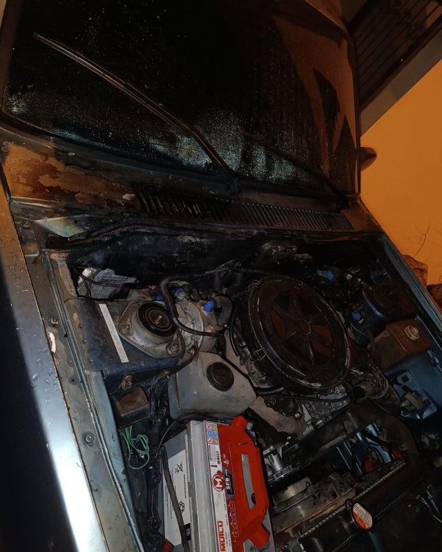 Park halindeyken yanan TOFAŞ kullanılmaz hale geldi