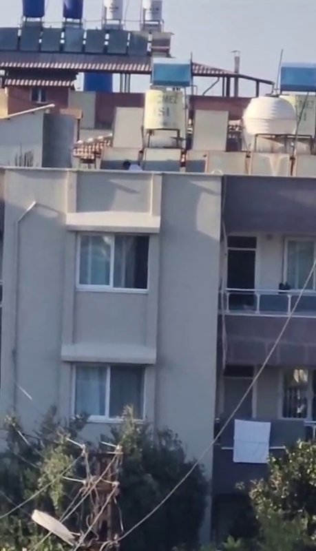  Düğünde korkutan görüntü, pompalı tüfekle defalarca havaya ateş etti