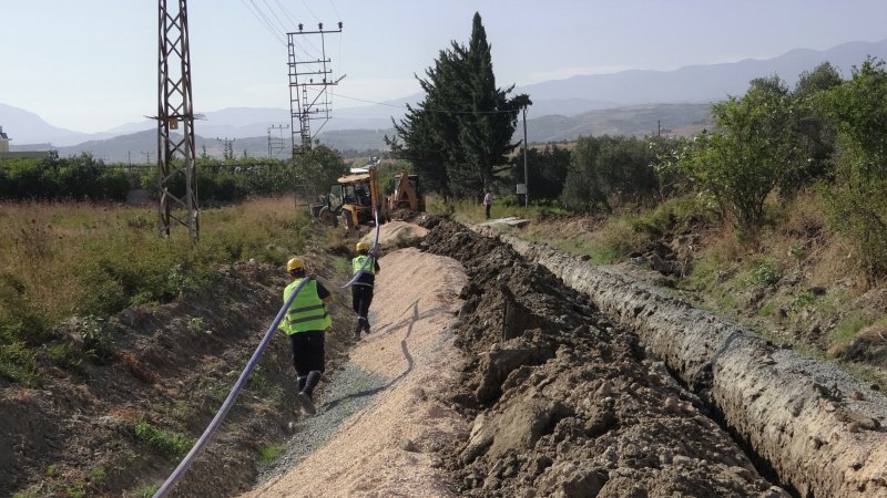 Hatay Büyükşehir Belediyesi il genelinde vatandaşların ihtiyaçlarına yönelik altyapı ve üstyapı çalışmalarına devam ediyor.
