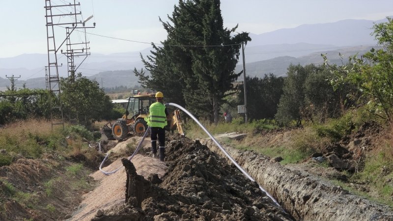 Hatay Büyükşehir Belediyesi il genelinde vatandaşların ihtiyaçlarına yönelik altyapı ve üstyapı çalışmalarına devam ediyor.