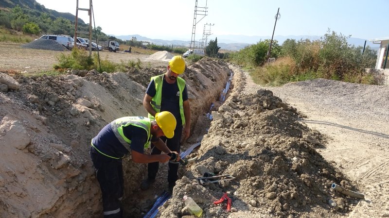 Hatay Büyükşehir Belediyesi il genelinde vatandaşların ihtiyaçlarına yönelik altyapı ve üstyapı çalışmalarına devam ediyor.
