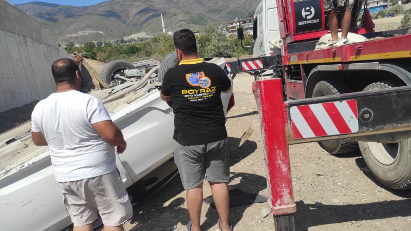 Sarı Mikrofon ekibi kaza geçirdi 