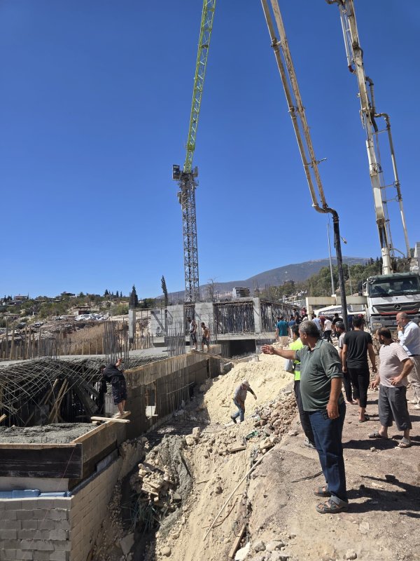 Beton dökümü esnasında tabla çöktü: 2 işçi yaralandı