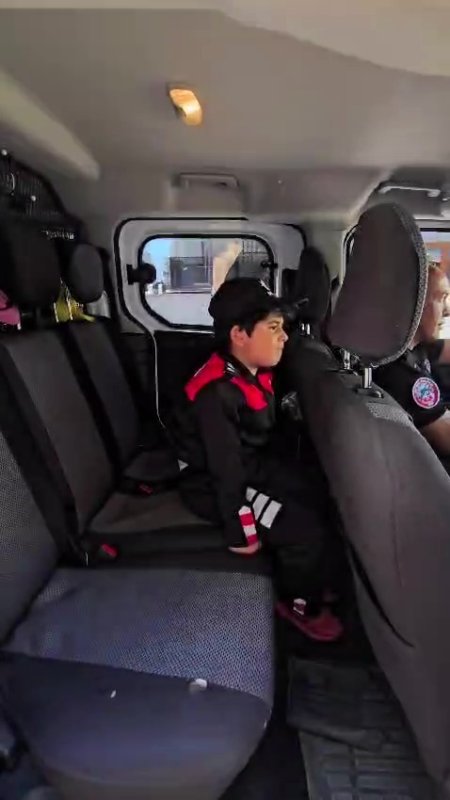 Polis ekiplerinden DMD hastası Miraç'a unutulmaz doğum günü sürprizi