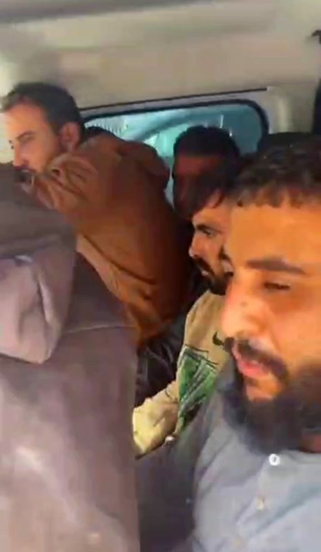 Aracıyla tıka basa göçmen taşıyan insan taciri tutuklandı