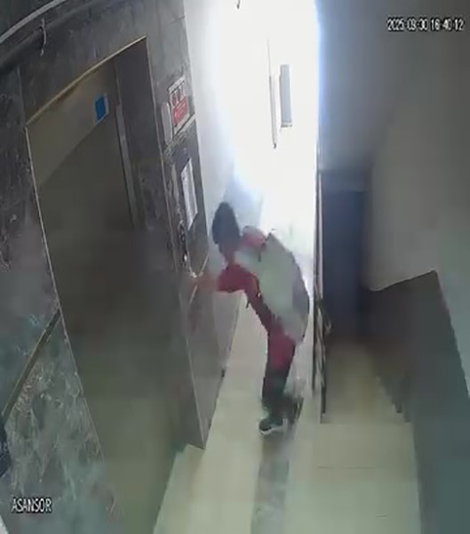 Aynı okulda okuduğu akranı tarafından demir sopalı saldırıya uğrayan öğrenci yaralandı