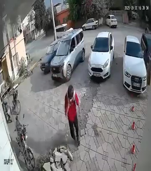 Aynı okulda okuduğu akranı tarafından demir sopalı saldırıya uğrayan öğrenci yaralandı