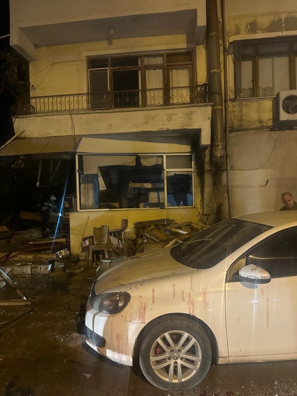 Yangın çıkan fırında tüp patladı: 9 yaralı