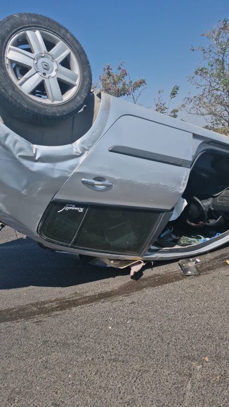 Hatay’ın Antakya ilçesine bağlı Madenboyu Mahallesi kavşağı Reyhanlı karayolu üzerinde aşırı hız nedeniyle sürücüsünün direksiyon hakimiyetini kaybettiği 31 AOB 589 plakalı araç takla atarak durabildi. 