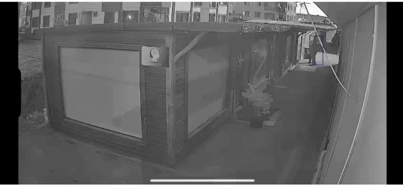 Hatay’da 3 hırsızın konteyner çarşıdaki dükkanlara girmeye çalıştığı anlar kamerada 