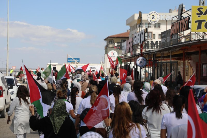 HATAY’DAN DÜNYAYA VİCDAN ZİNCİRİ: “GAZZE İÇİN EL ELE”