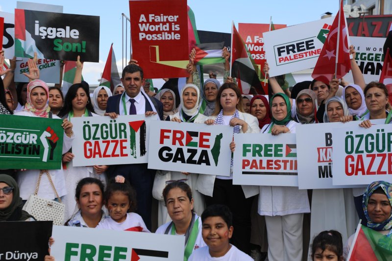 HATAY’DAN DÜNYAYA VİCDAN ZİNCİRİ: “GAZZE İÇİN EL ELE”