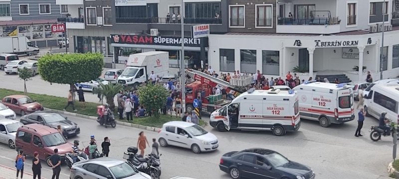 Anne ve oğlunun yaralandığı kaza kamerada