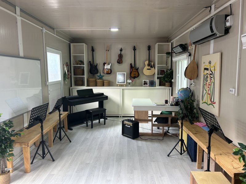 Doçentliğini göremeden depremde vefat eden Doktor İdilin ismi müzik atölyesinde yaşatılacak