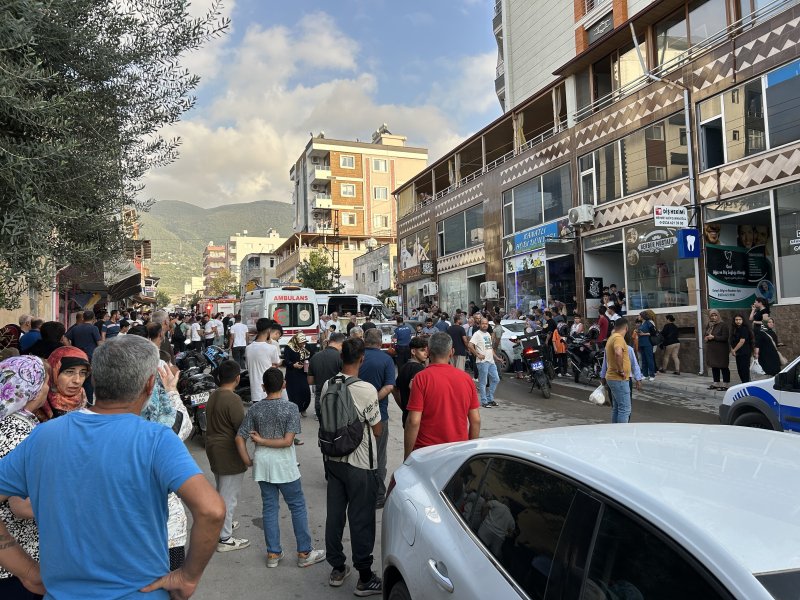 Freni patlayan kepçe 7 aracı biçti: 8 yaralı