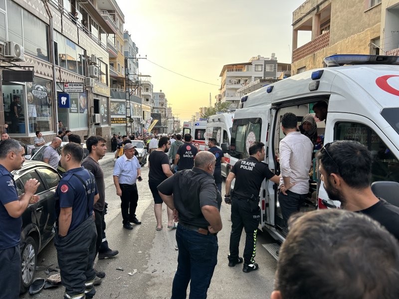 Freni patlayan kepçe 7 aracı biçti: 8 yaralı