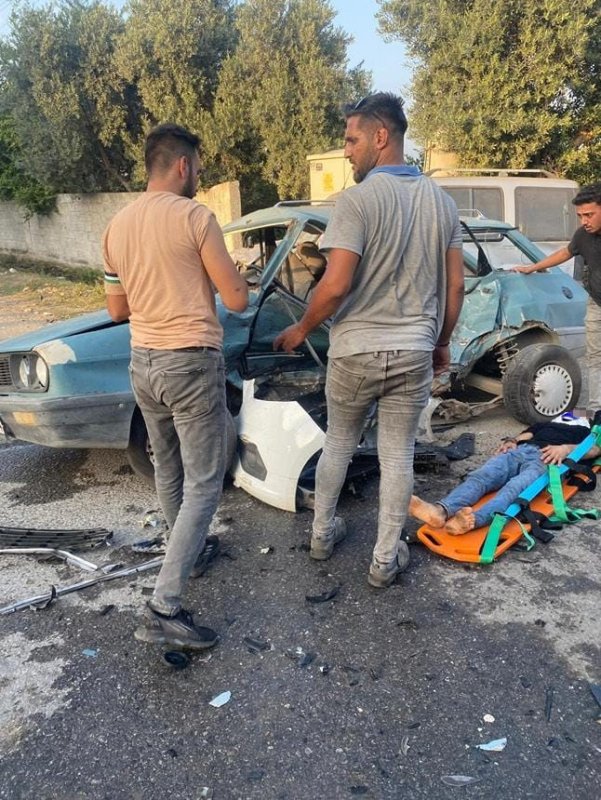 Hatay'da 3 otomobilin karıştığı kazada 5 kişi yaralandı