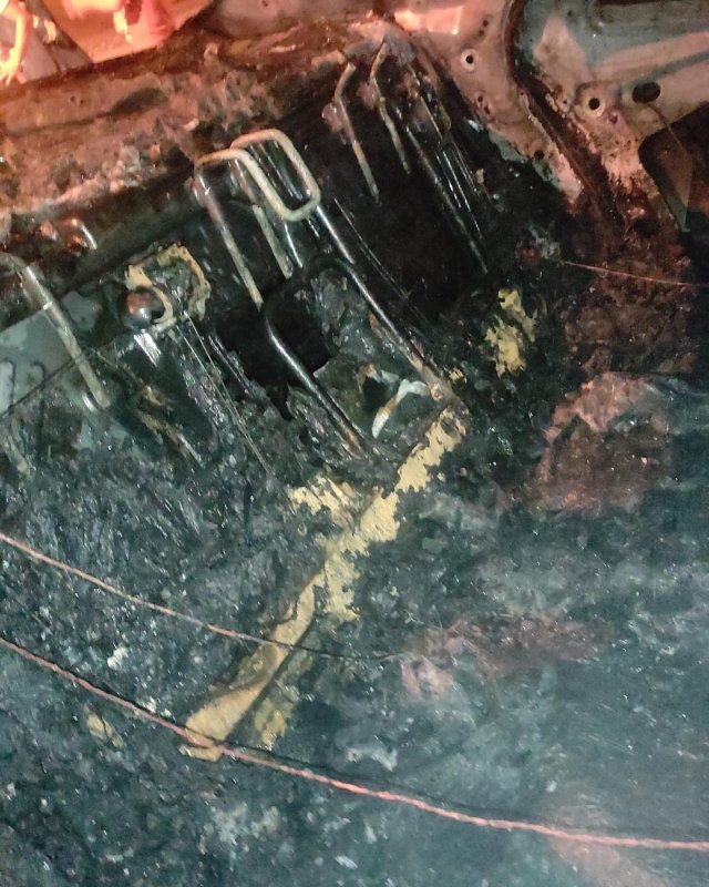 Reyhanlı’da yanan araç kullanılmaz hale geldi