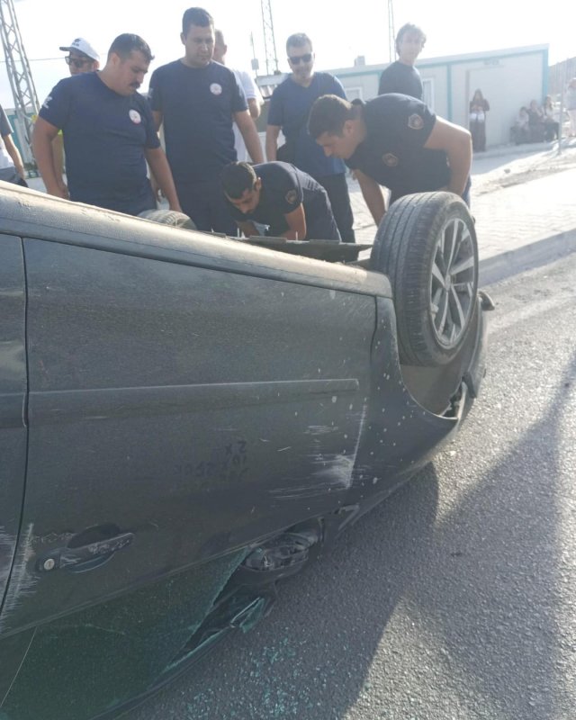  Ters dönen aracın sürücüsü yaralandı