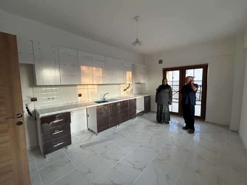 Deniz manzaralı köy evleri, mimarisi ve dayanıklılığıyla mest ediyor