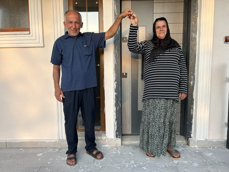 Deniz manzaralı köy evleri, mimarisi ve dayanıklılığıyla mest ediyor