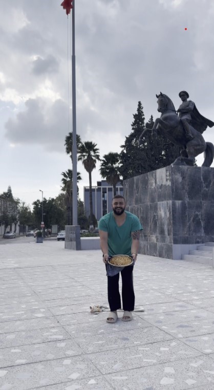 Girdiği iddialaşmayla künefeye havada 10 takla attıran künefe ustasının o anları ilgi odağı oldu