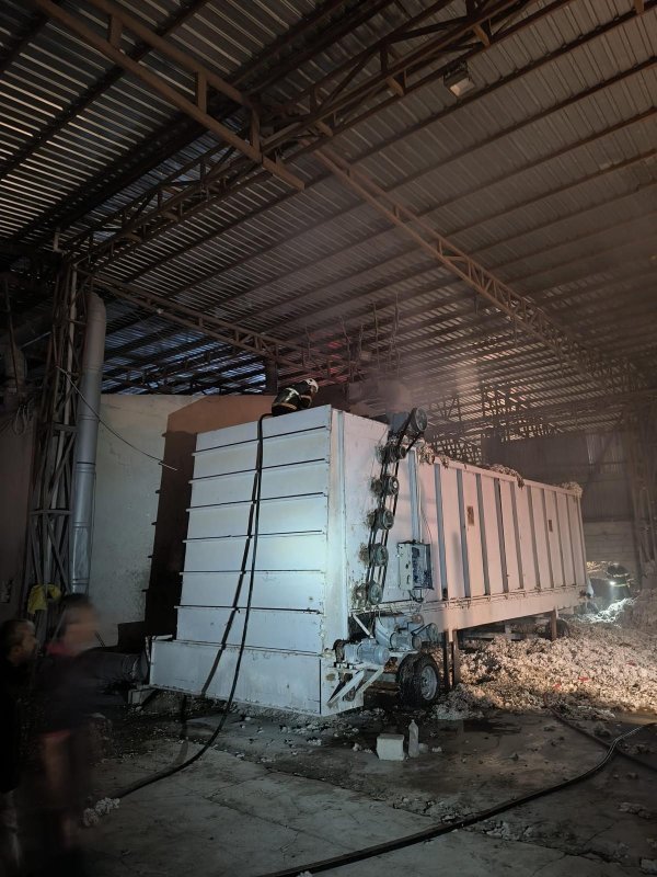 Kumlu’da pamuk fabrikasında yangın