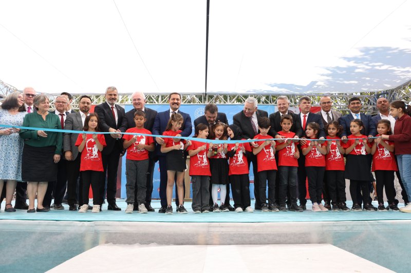 Bakan Tekin, Hatay'da okul açılışı gerçekleştirdi