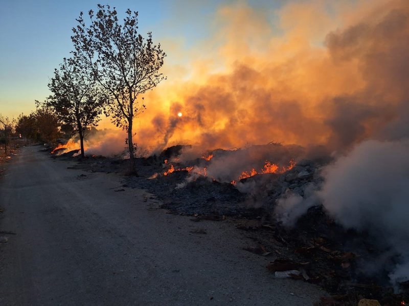 Samandağ’da bahçe yangını söndürüldü