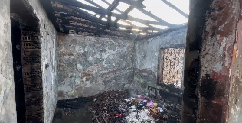  Madde bağımlısı genç ailesinin yaşadığı evi ateşe verdi