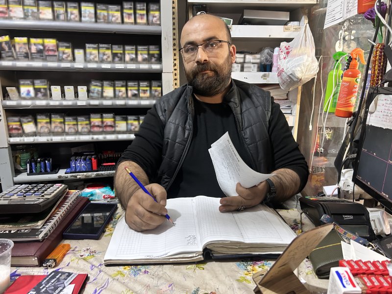 Hatay'da gizemli hayırsever 13 depremzede ailenin borcunu ödeyip kayıplara karıştı