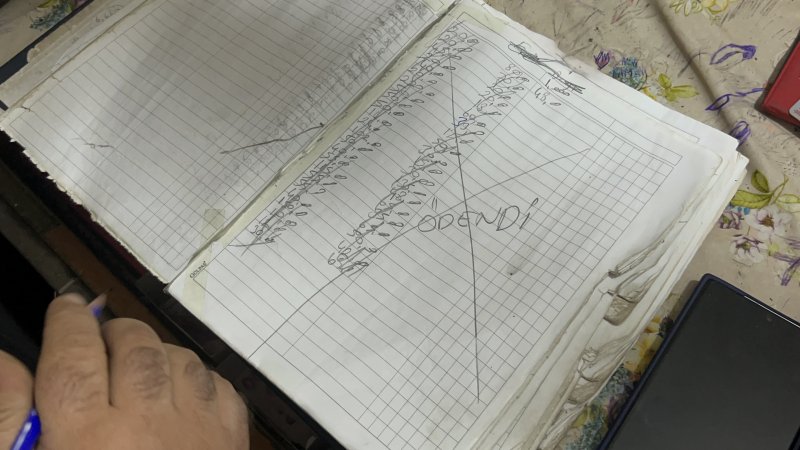 Hatay'da gizemli hayırsever 13 depremzede ailenin borcunu ödeyip kayıplara karıştı