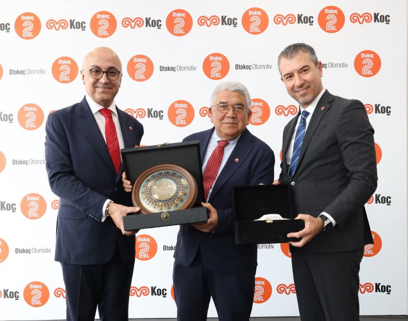 Depremin yaralarının sarıldığı Hatay'da ikinci el araç satışı yapan firmanın bayisi açıldı