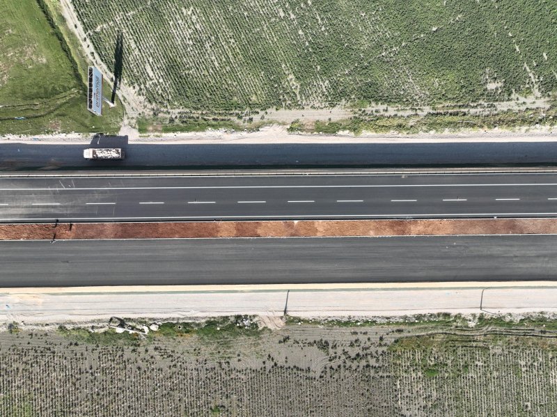 Hatay Valisi Mustafa Masatlı, bir süredir kapalı olan Hatay Havaalanı yolunun açıldığını duyurdu.